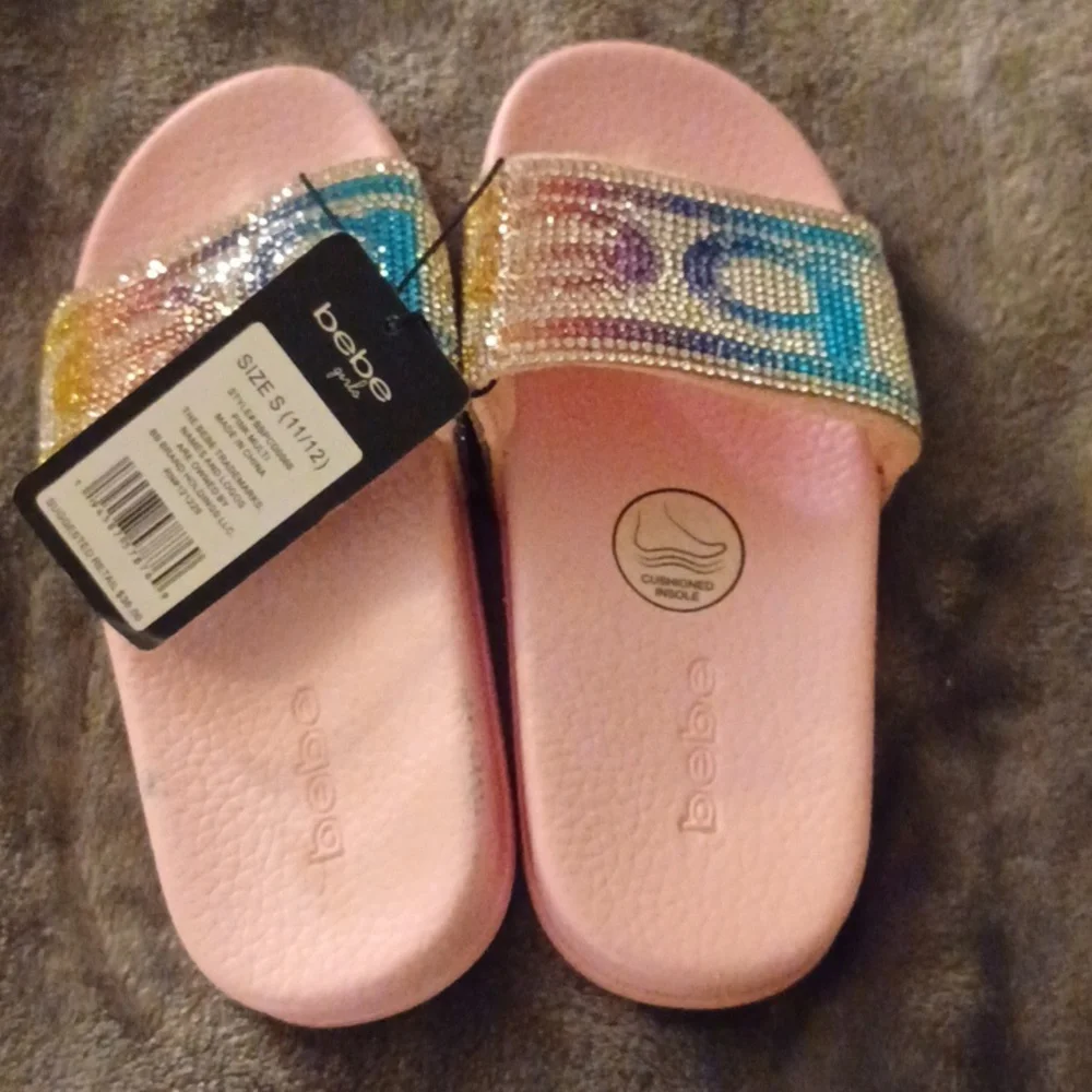 NWT BEBE SPARKLELY GIRLS SLIDES SIZE 11/12